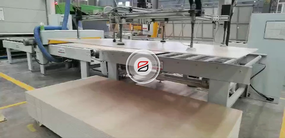 保溫一體板全自動(dòng)生產(chǎn)線