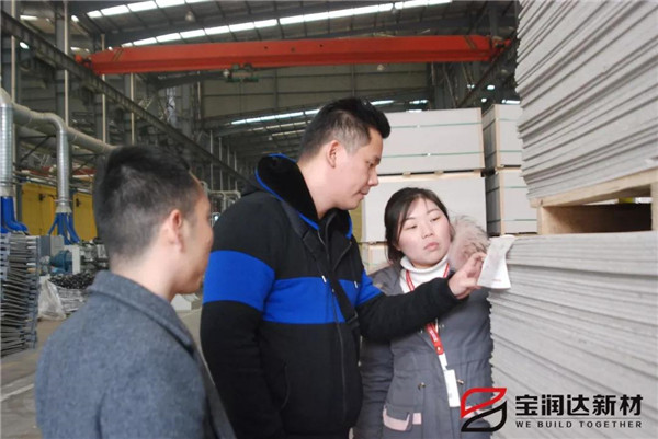 品質(zhì)保證！美國客戶采購商Patrick先生來訪寶潤達(dá)考察驗(yàn)貨